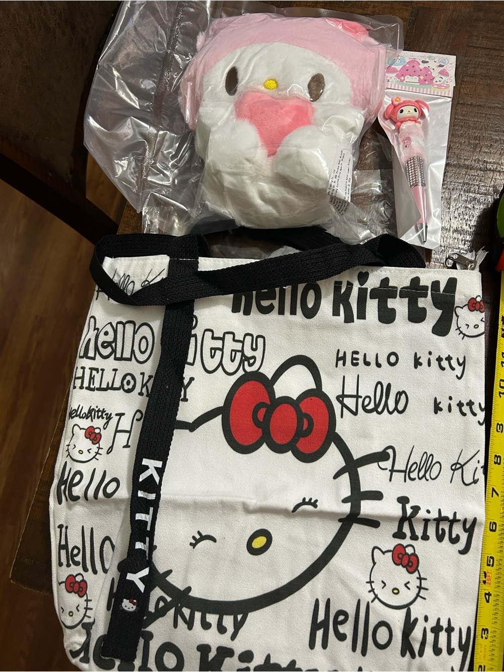 Hello Kitty White Tote with Red Bow and Black Strap with accessories
